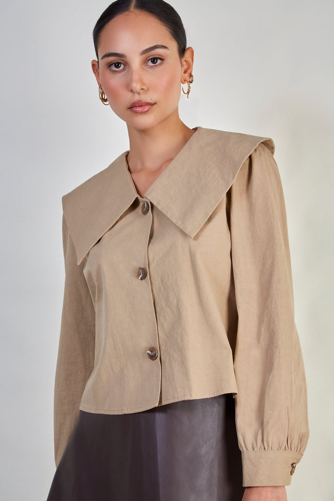 Beige pointed giant collar shirt_1