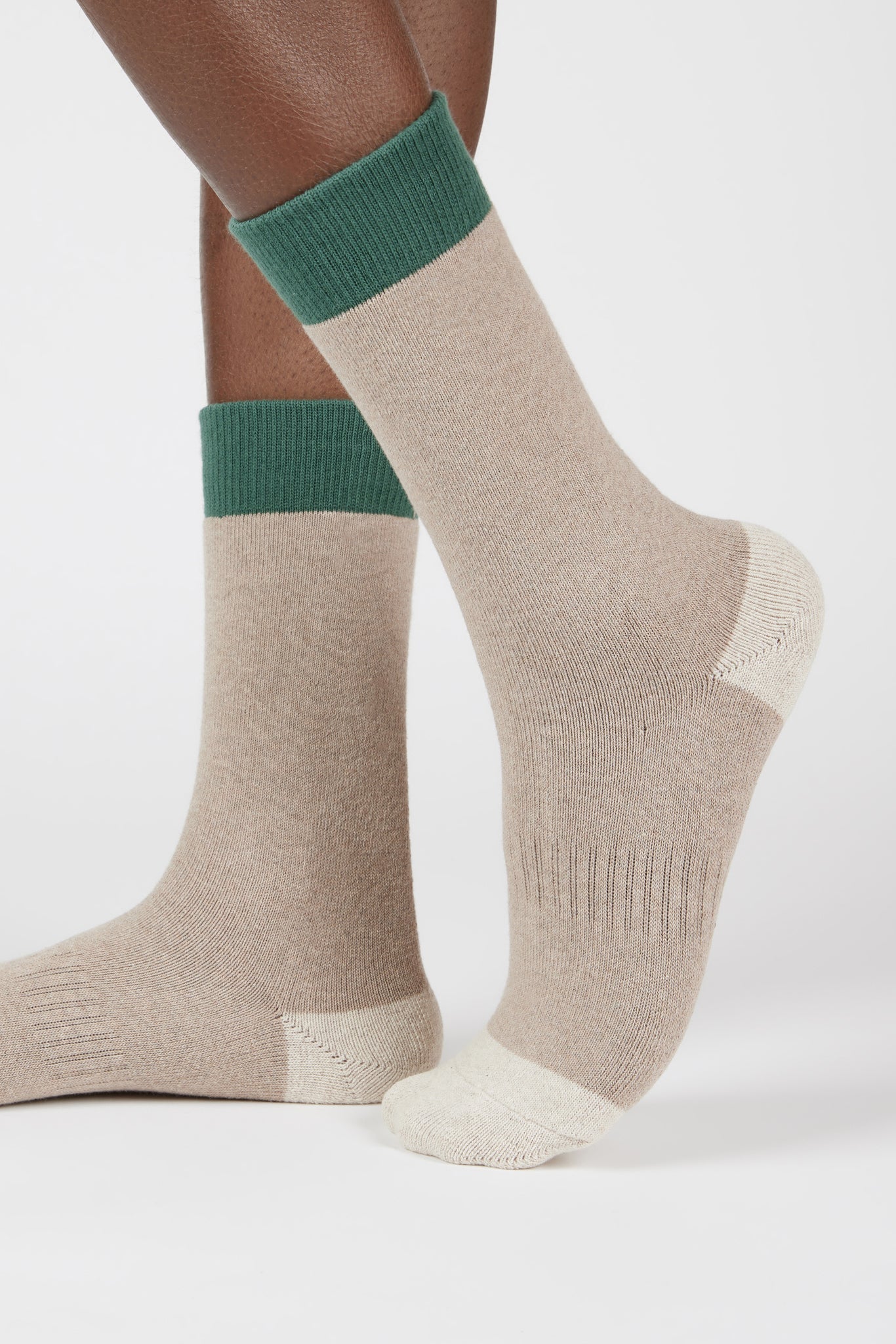 Beige smooth tricolour block socks_1