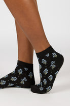 Black and blue floral bouquet socks_3