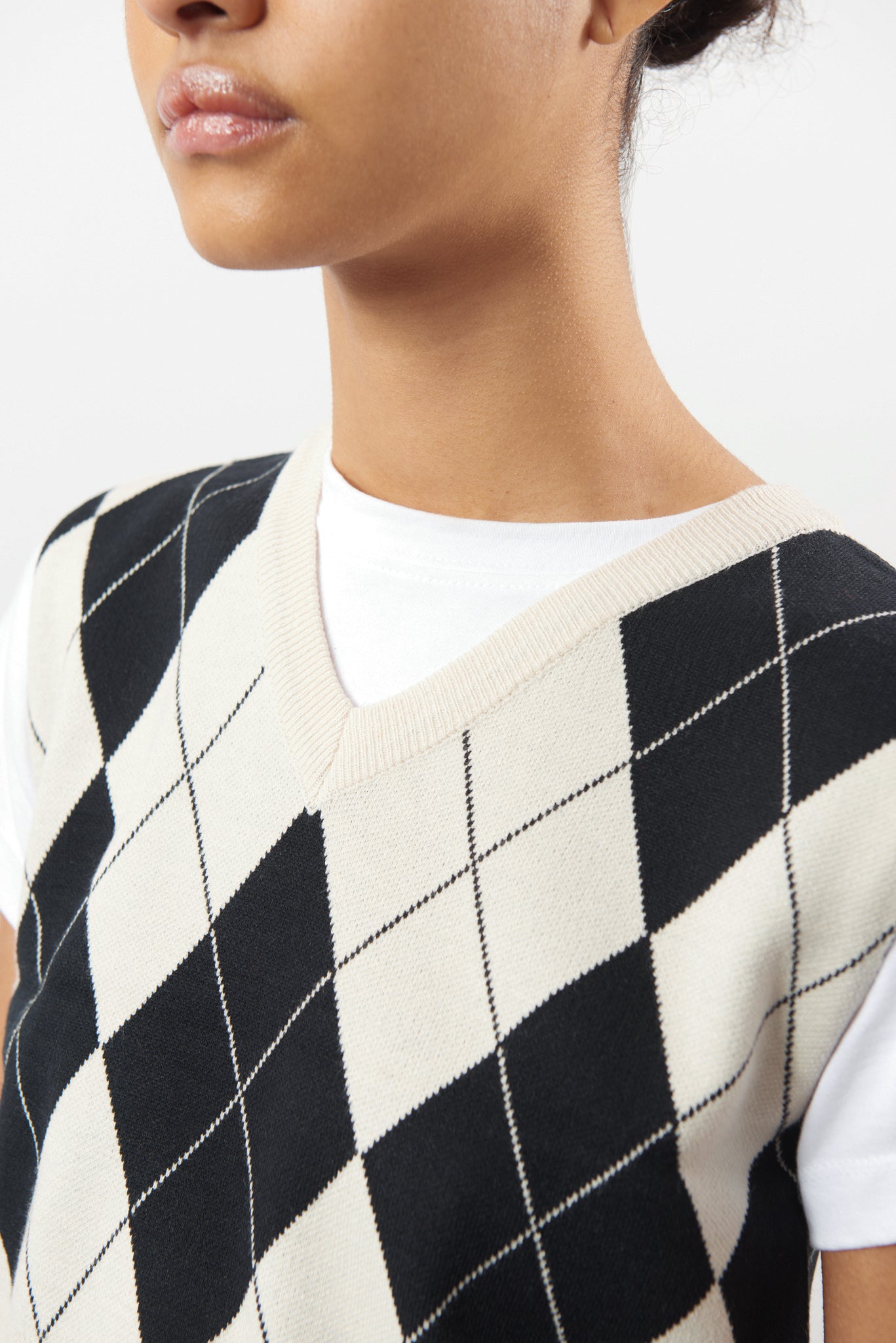 Black and ivory argyle knit vest_3
