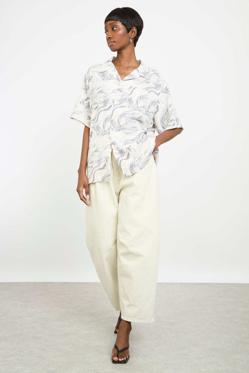 Black and ivory marble print short sleeved shirt_4