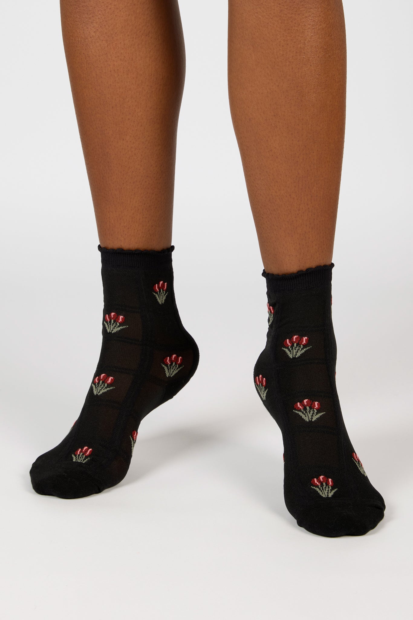 Black and red tiny tulip bunches socks_4