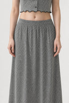 Black and white gingham lettuce trim pencil skirt_3