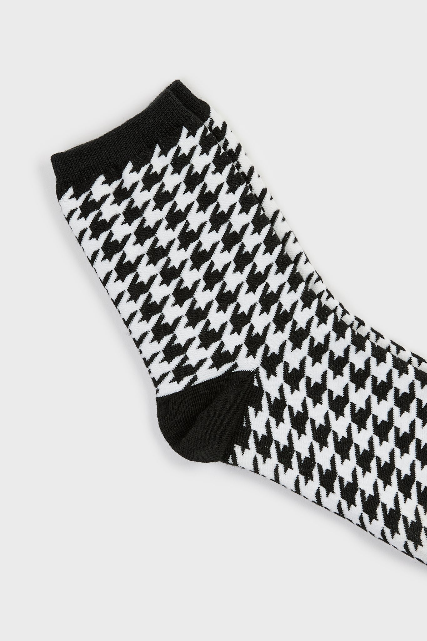 Black and white houndstooth check socks_4