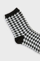 Black and white houndstooth check socks_4