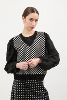 Black and white intarsia dots sweater vest_1