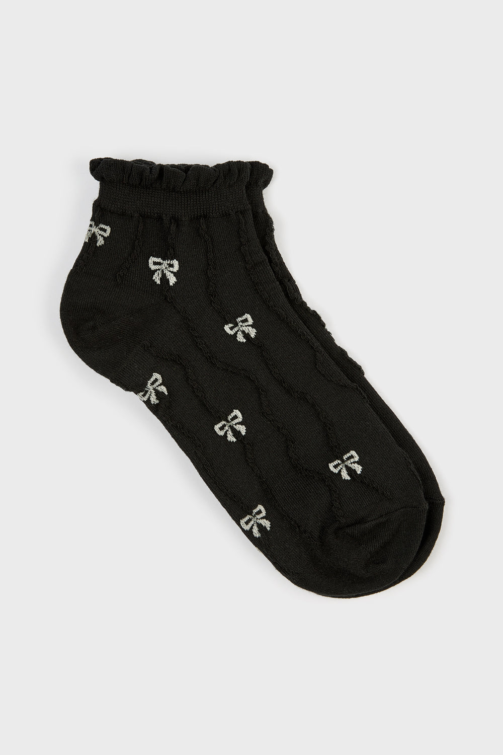Black and white wavy bows ankle socks_3