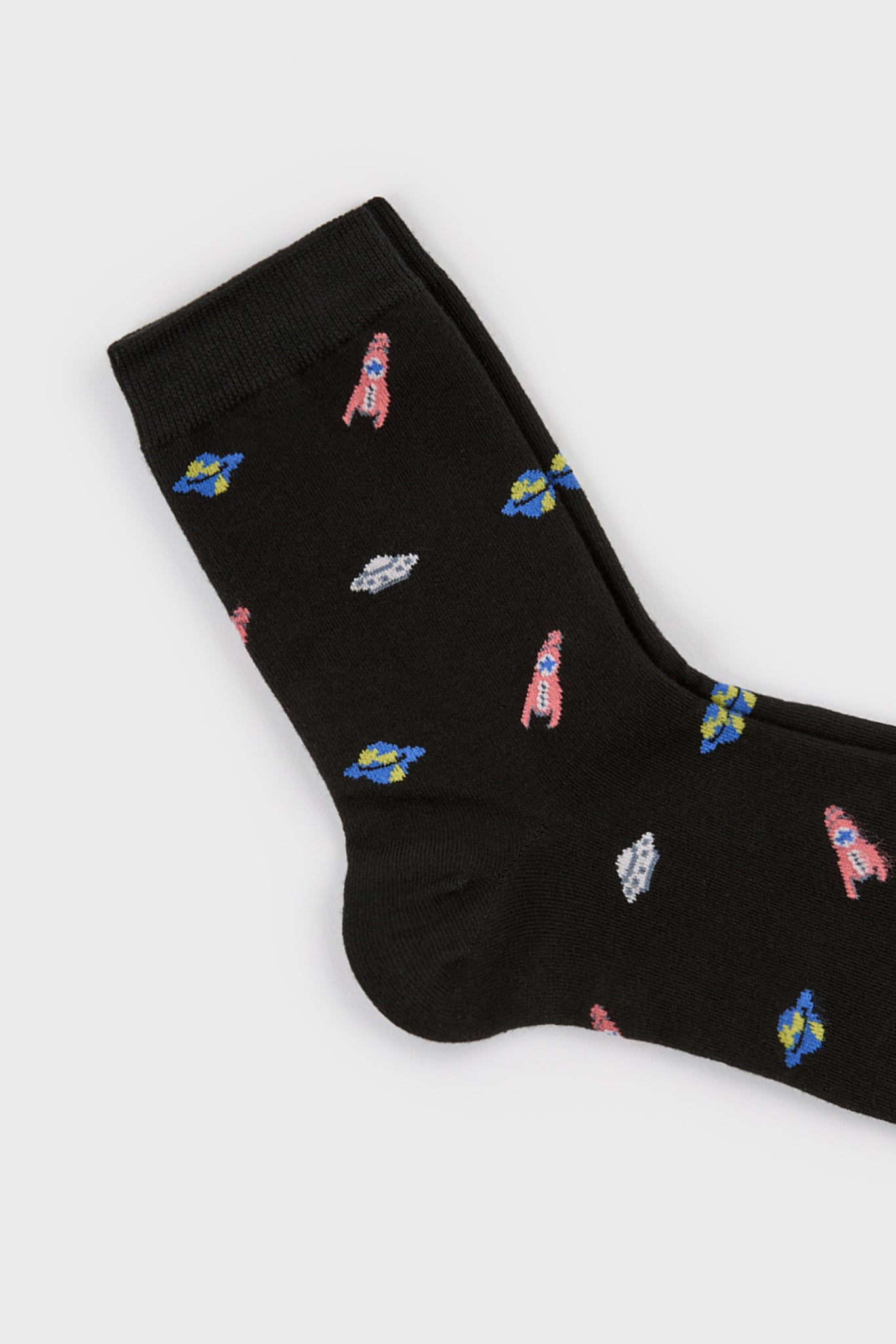 Black flying saucer socks_2