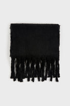 Black fuzzy thick scarf_1