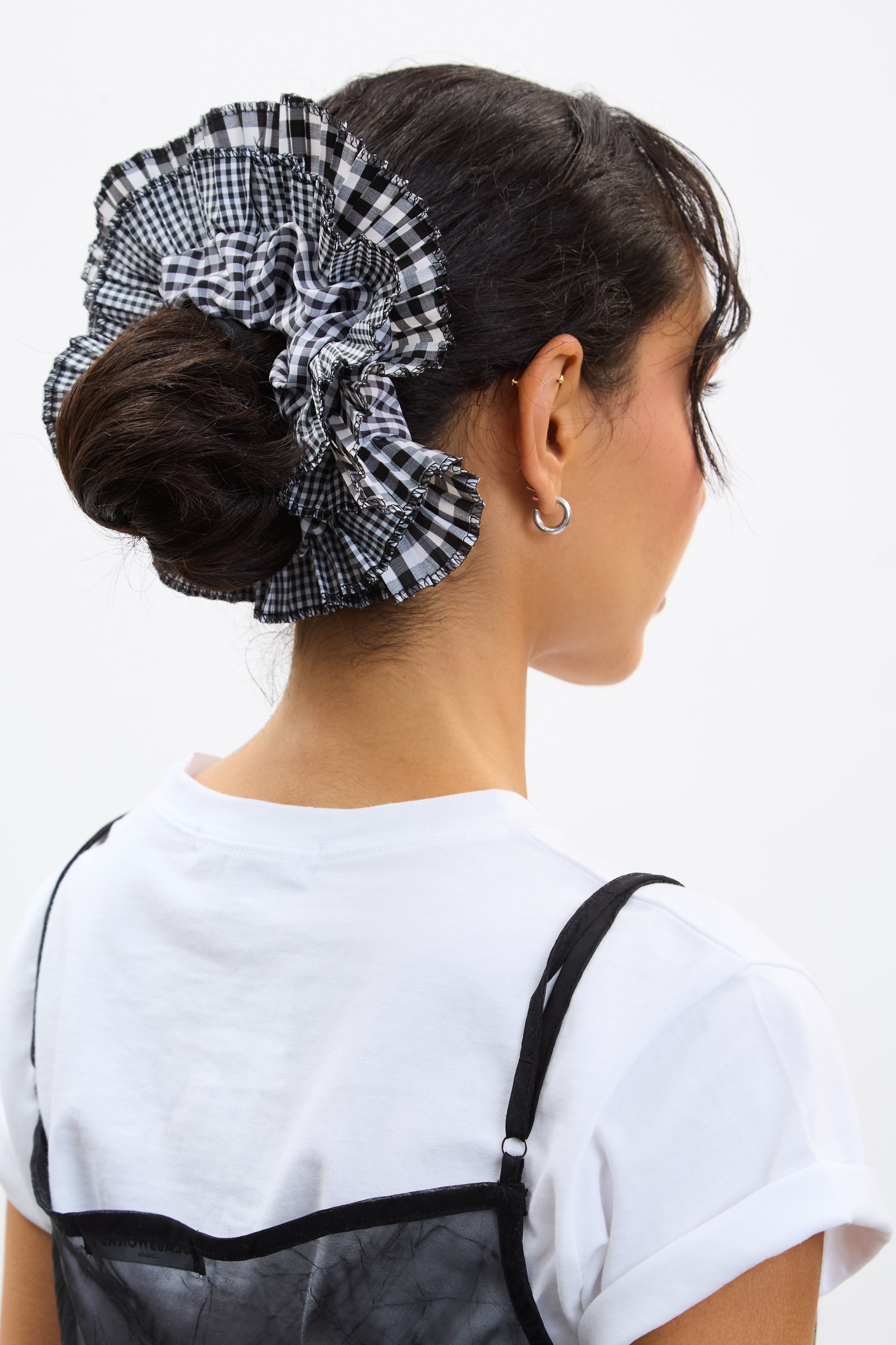Black gingham on gingham frilly scrunchie_3
