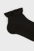 Black large ruffle trim ankle socks_2