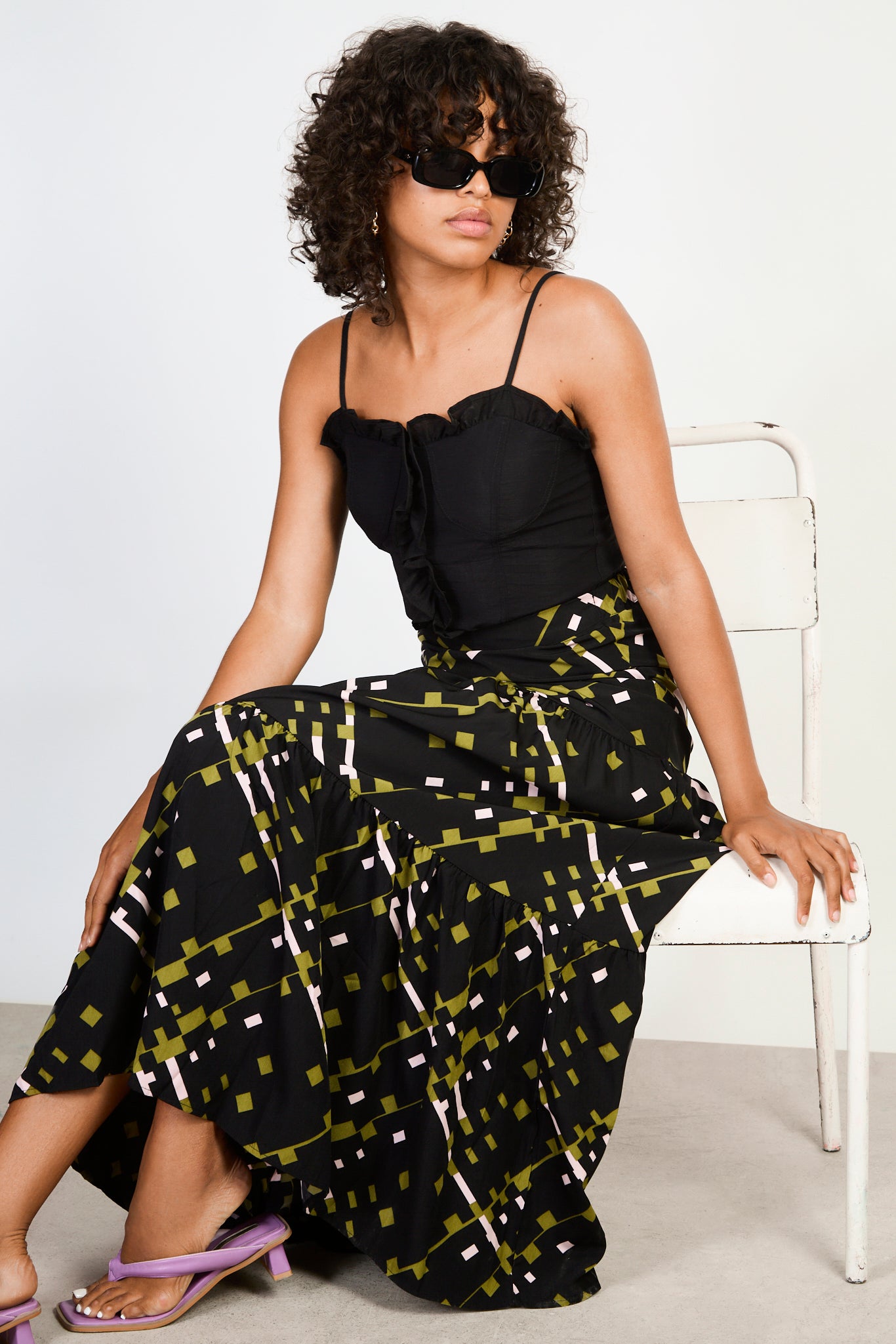 Black olive and pink graphic print tiered maxi skirt_5