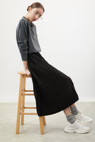 Black pleated midi skirt_5