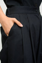 Black pleated wide leg trousers_3