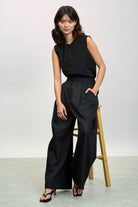 Black pleated wide leg trousers_5