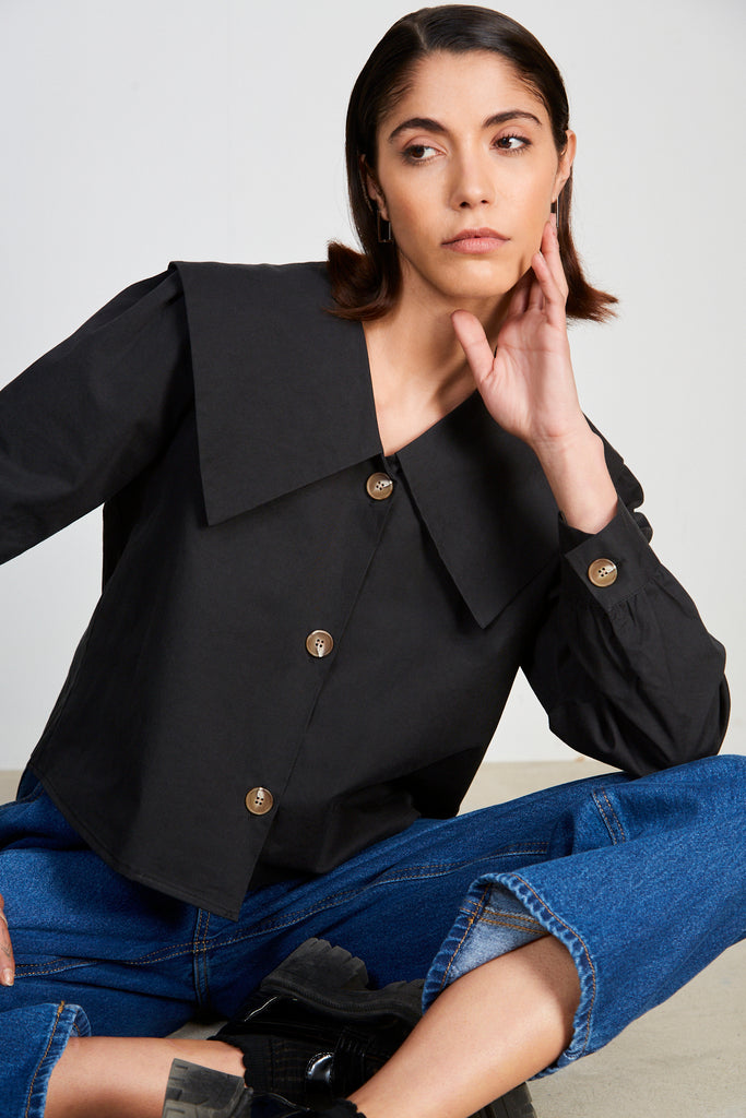 Black pointed giant collar shirt_1