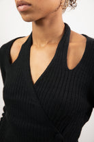 Black ribbed peek shoulder side button top_3