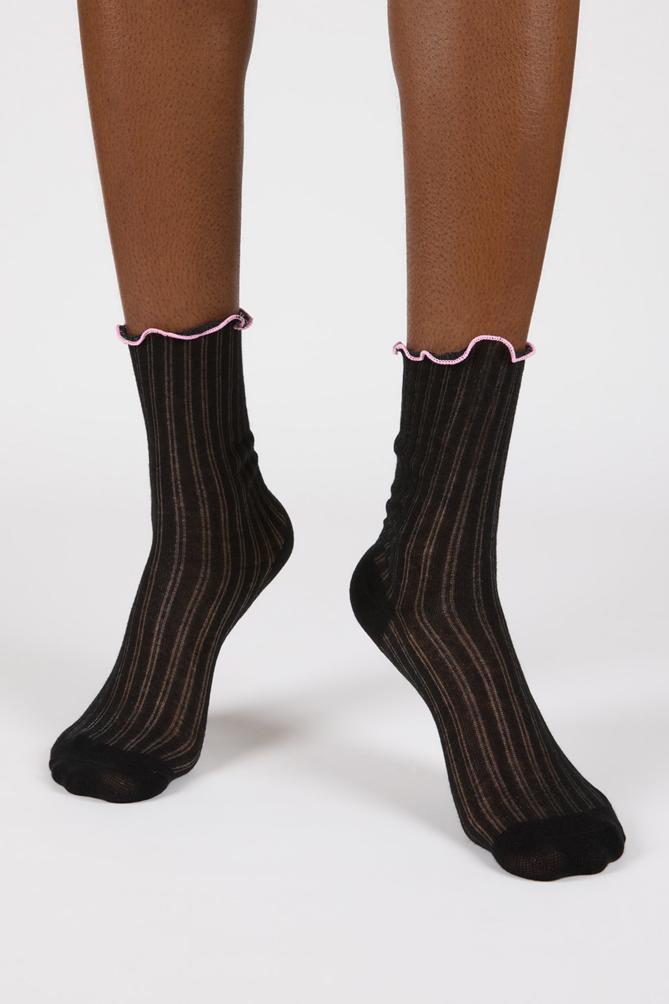 Black ribbed pink ruffle trim socks_4