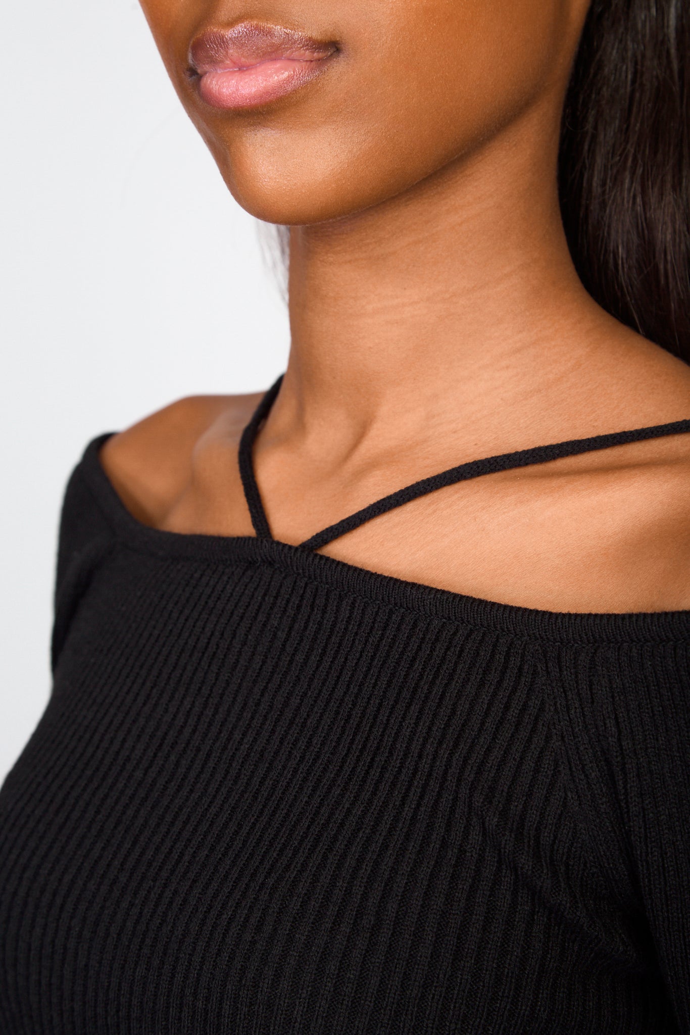 Black ribbed slim strap detail knit top