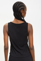 Black ribbed scoop neck tank_2
