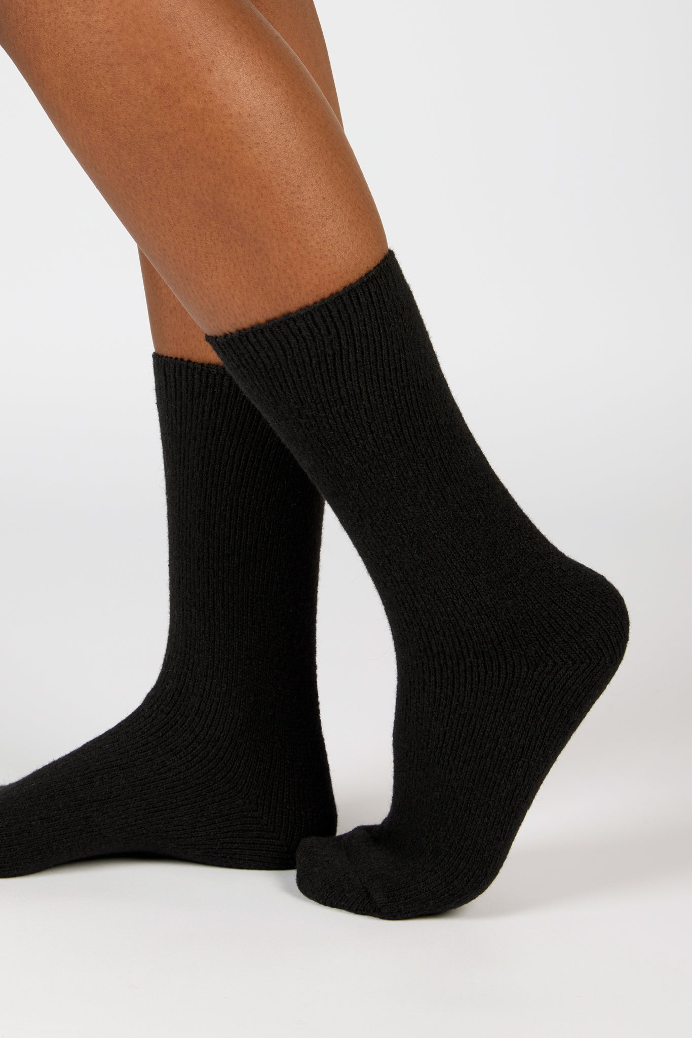Black smooth wool blend socks_3