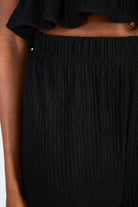 Black textured crinkle trousers_3