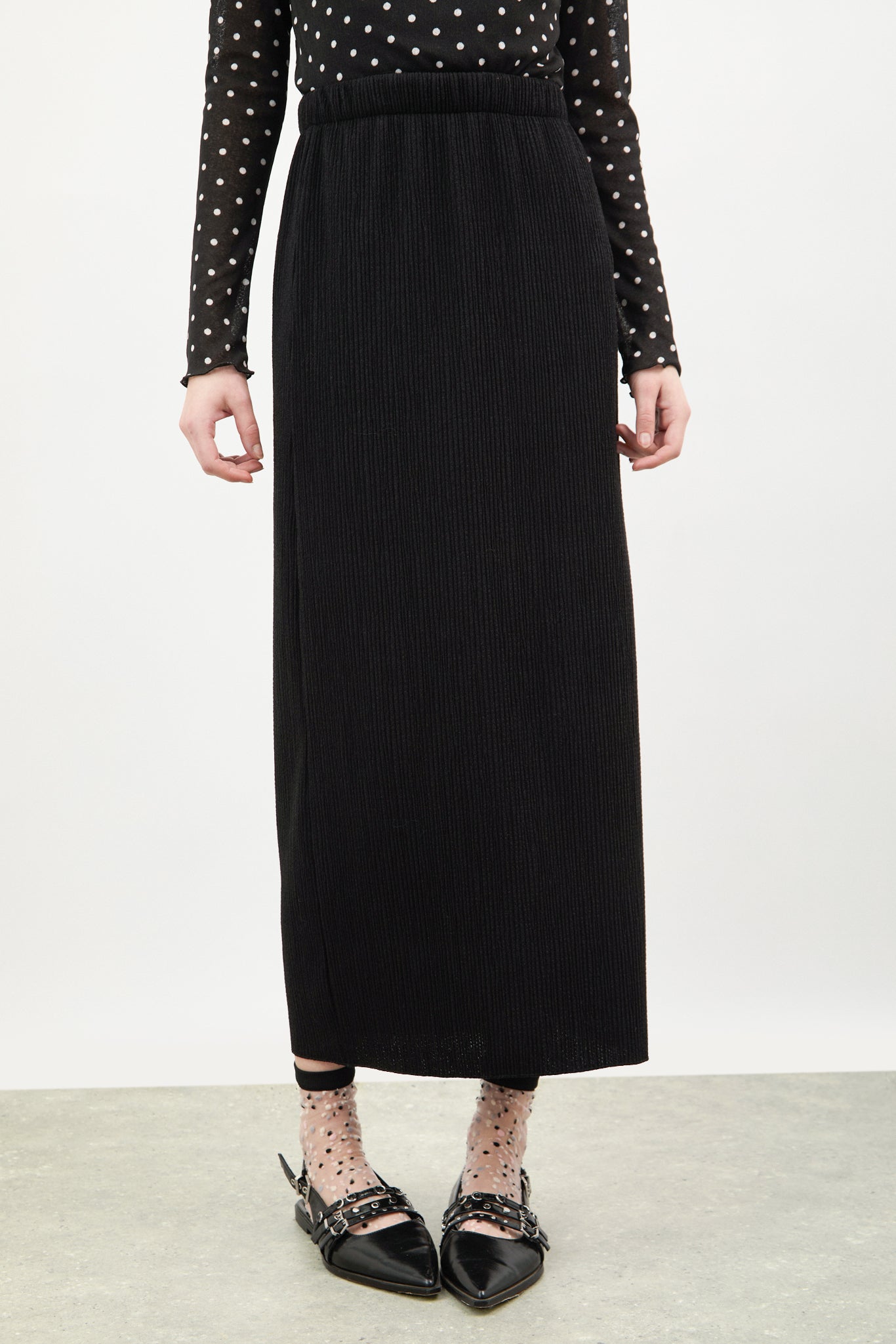 Black textured midi skirt_1