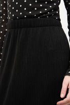 Black textured midi skirt_3