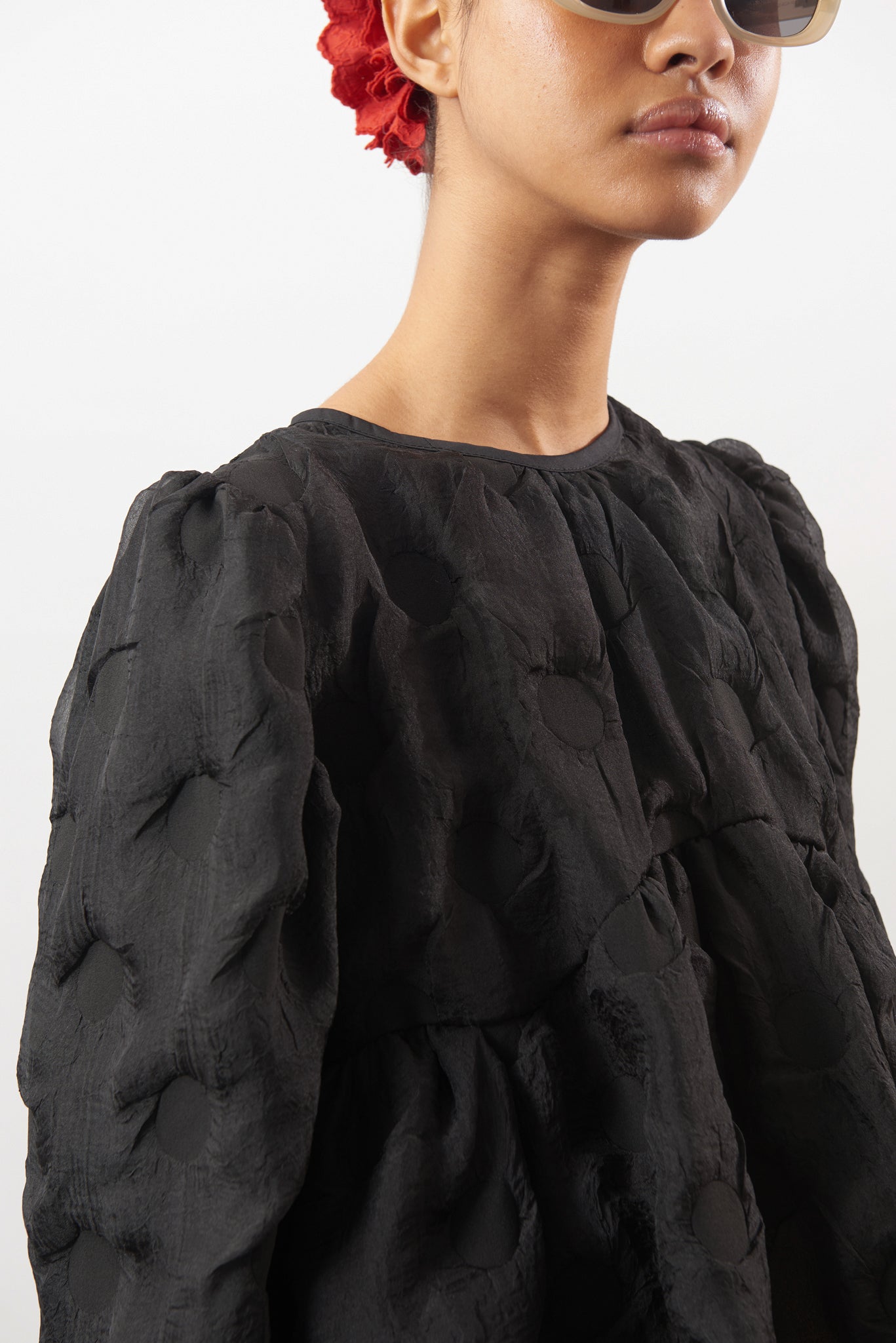 Black textured round neck blouse_3