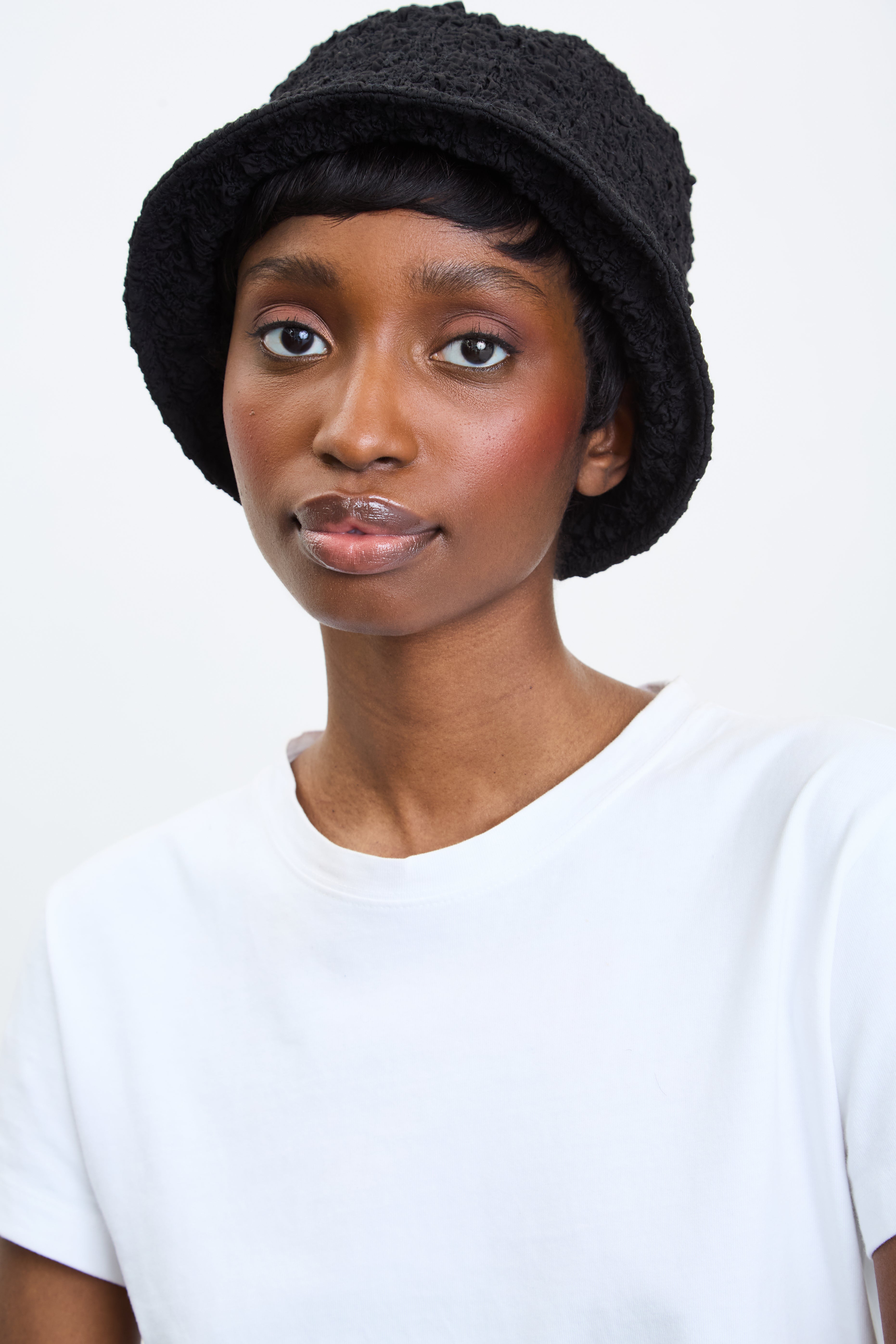 Black textured slim profile bucket hat_5