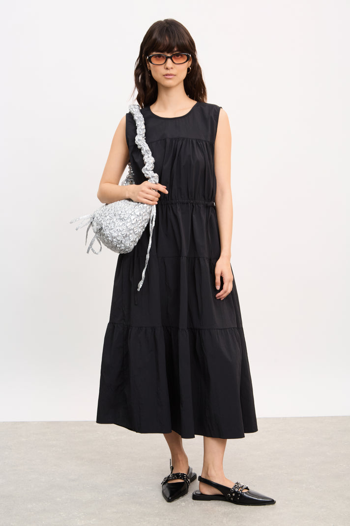 Black tiered cinch waist sleeveless dress_1