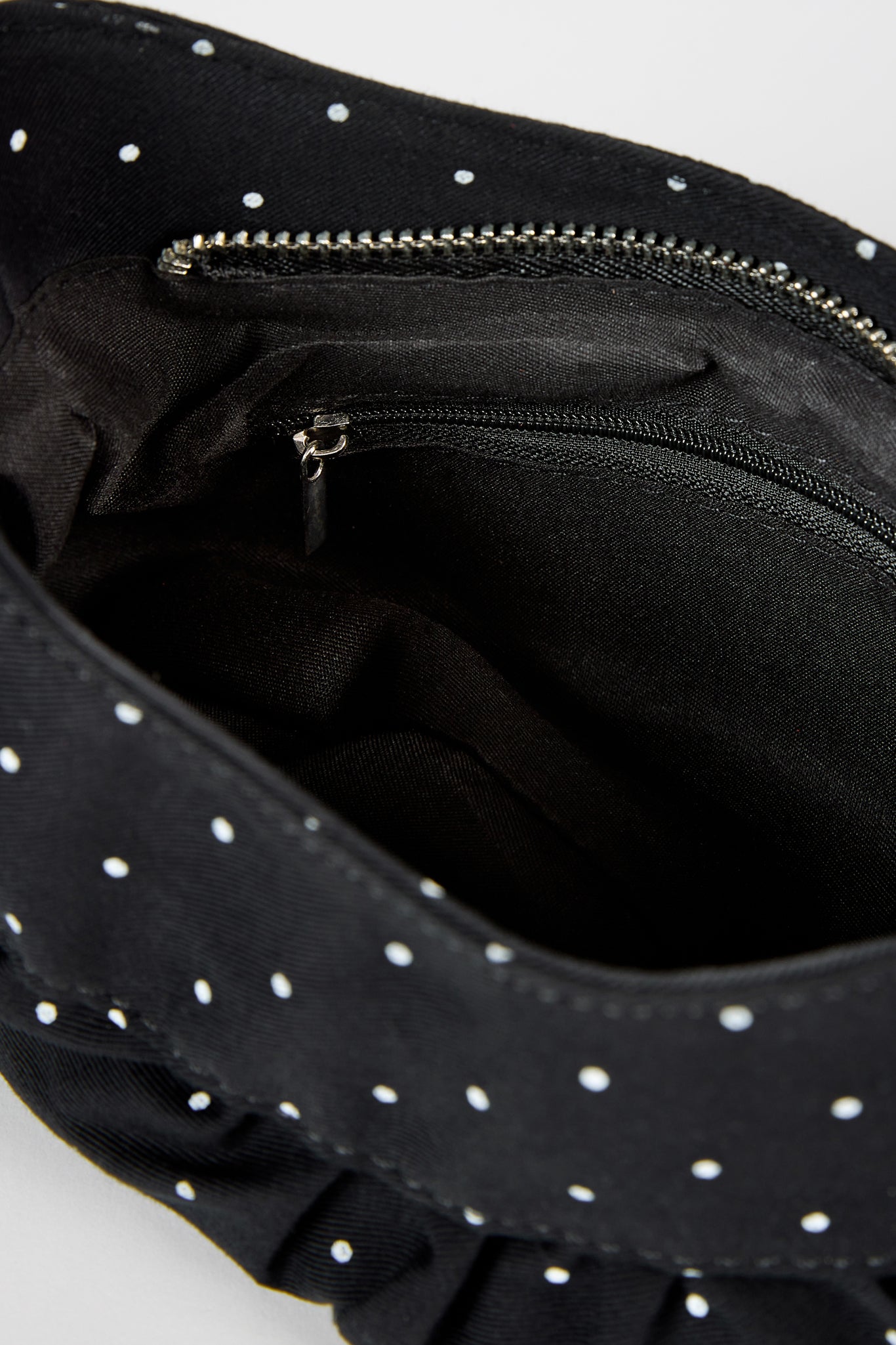 Black tiny polka dot ruched curve shoulder bag_5