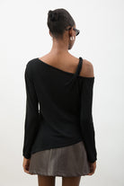 Black twist shoulder wool blend knit top_3