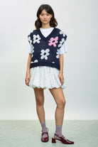 Black white and pop pink graphic floral sweater vest_4