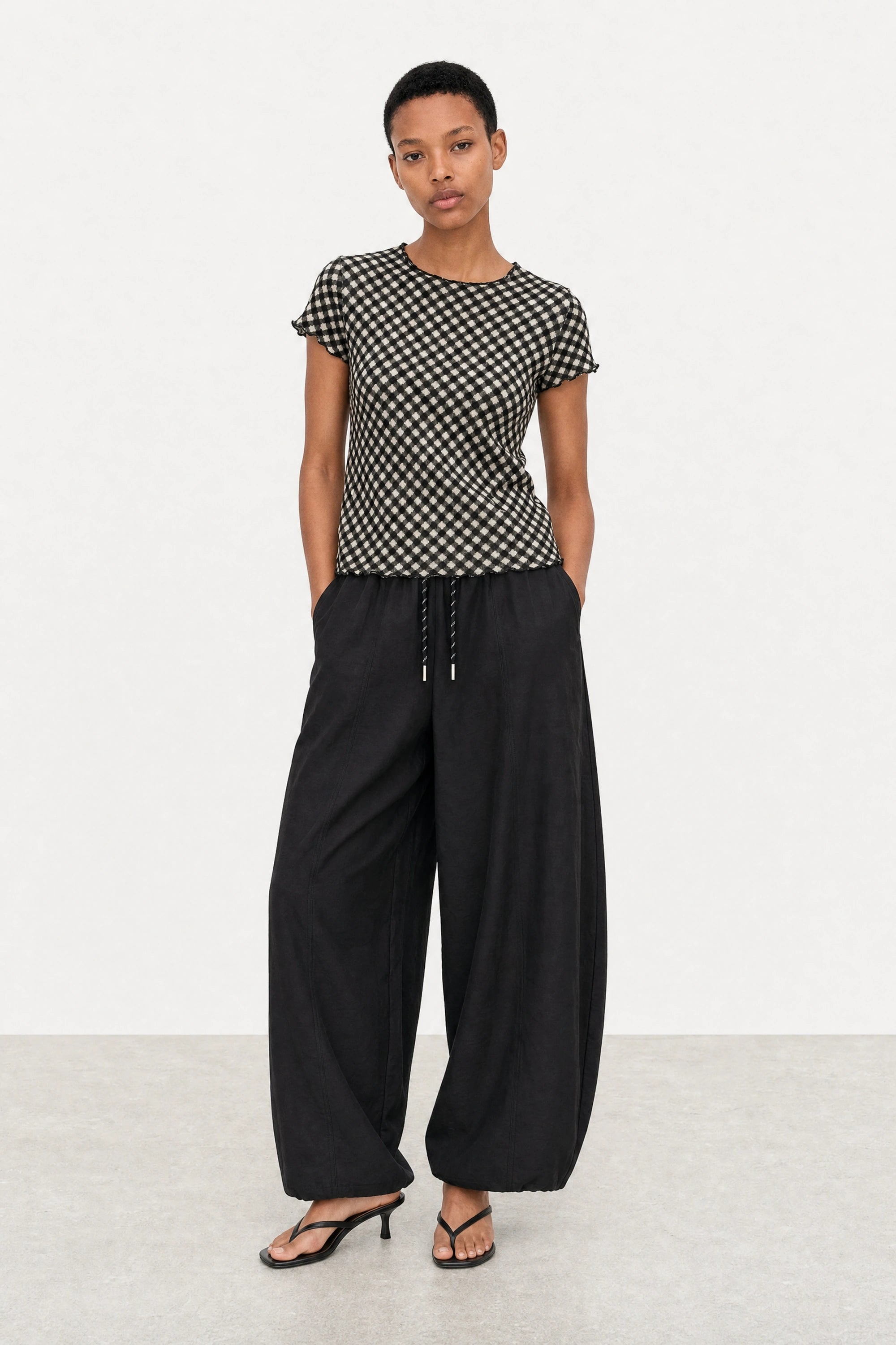 Black and ivory diagonal checked scrunched tee_4