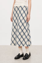 Black and white plaid satin touch skirt_2