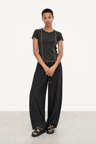 Black ribbed contrast trim double line tee_4