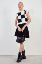 Black and white checked heart vest_3