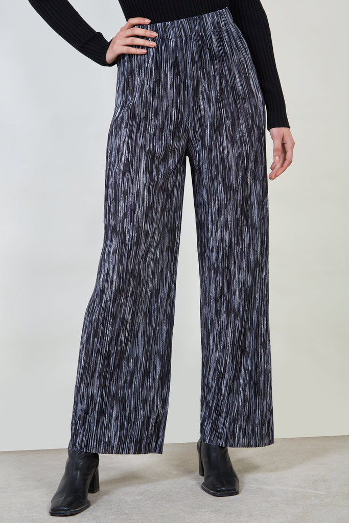 Black and white lined trousers_1