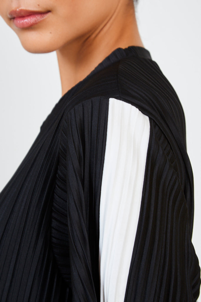 Black and white side strip ribbed tee_4