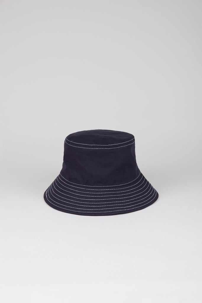 Black and white stitch bucket hat_1