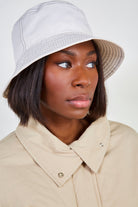 White and black stitch bucket hat_2