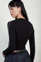 Black and white vertical trim top_4