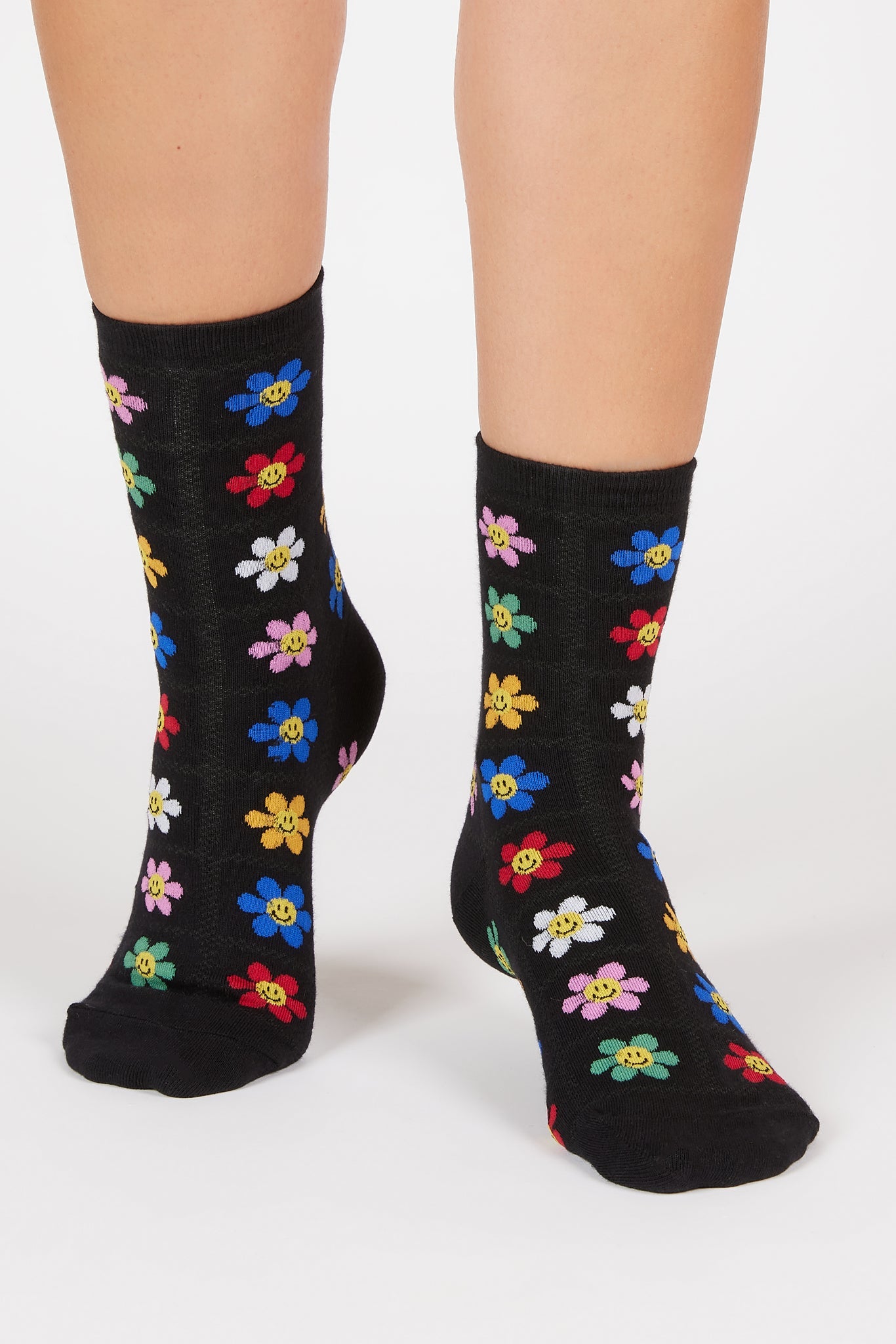 Black bright floral daisy smiley face socks_4