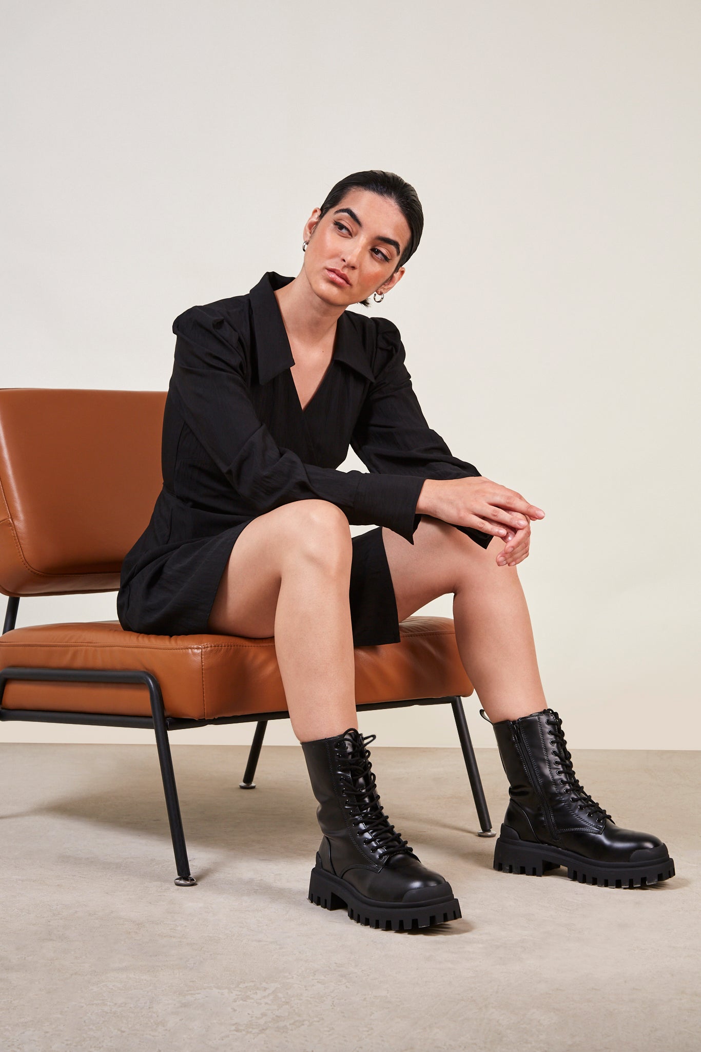 Black collared mini wrap dress_7