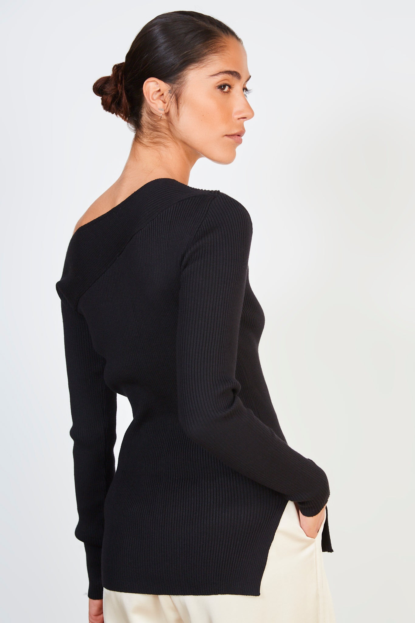 Black diagonal ribbed knit top_2
