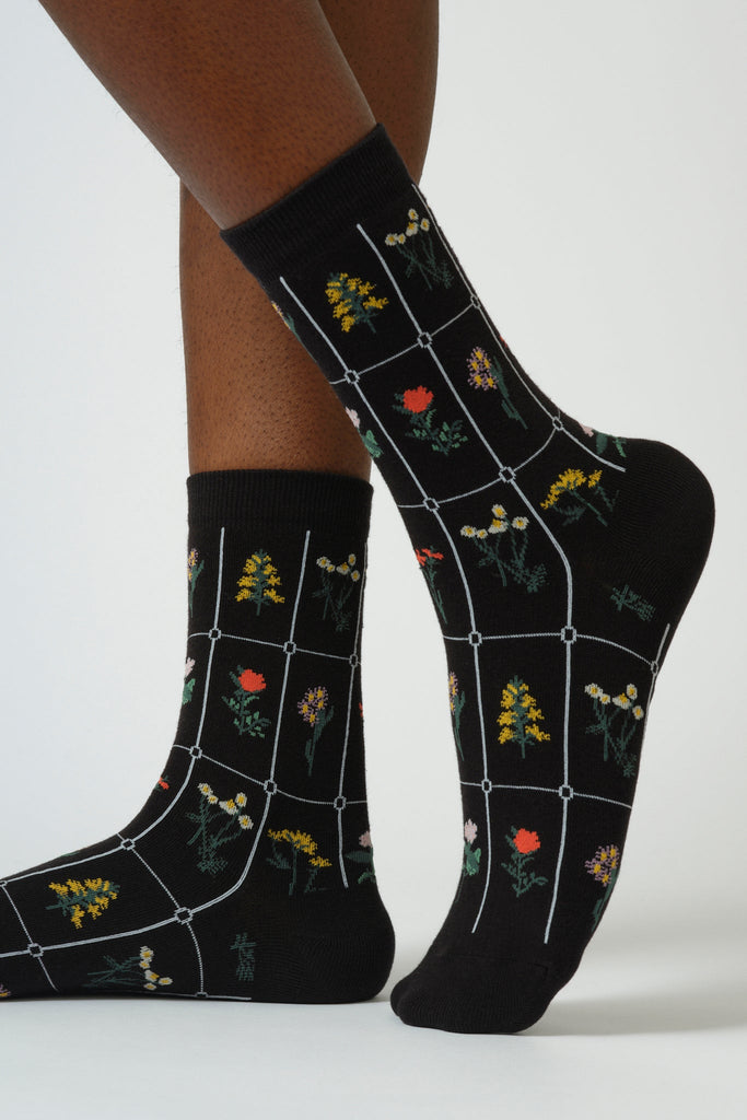 Black floral print box socks_1