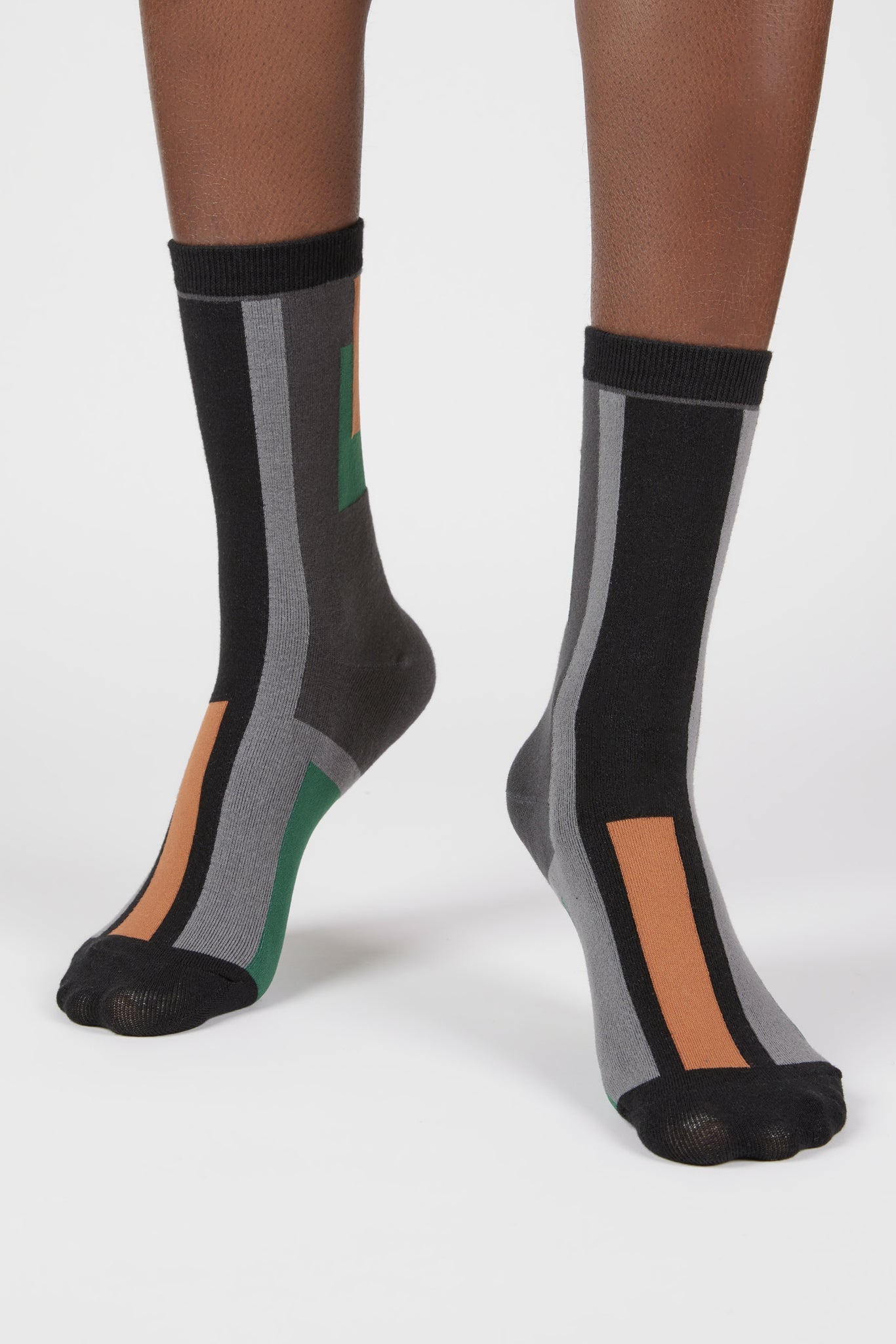 Black geometric blocks socks_4