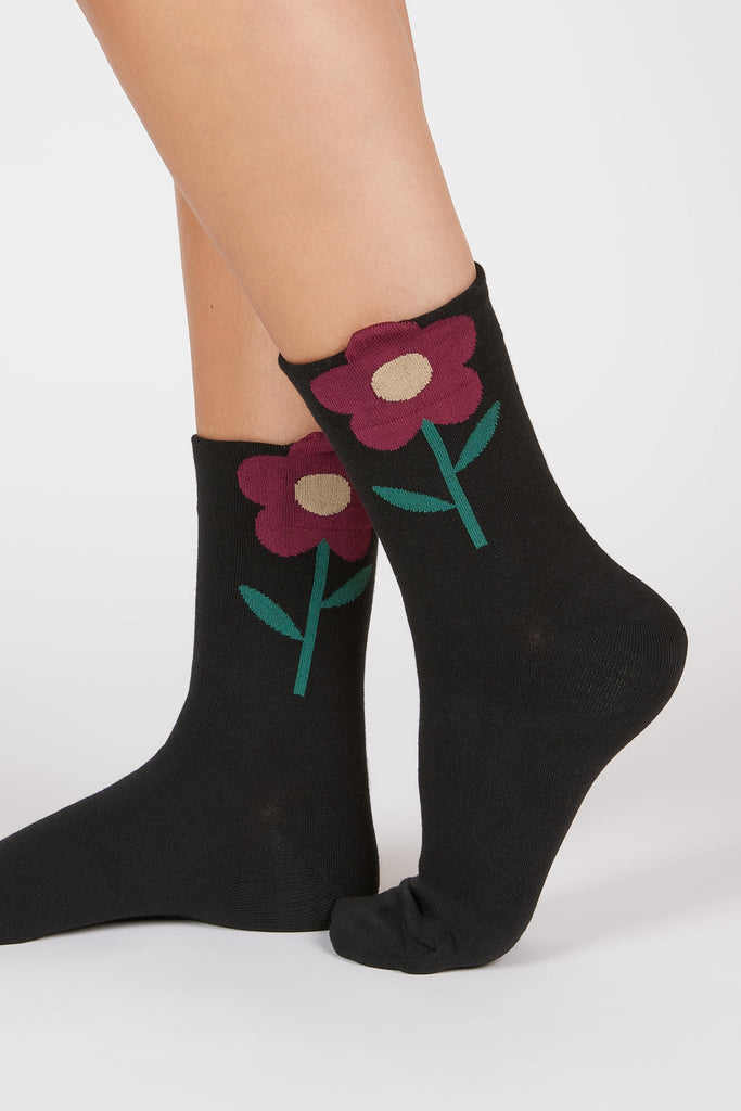 Black giant burgundy flower socks_1