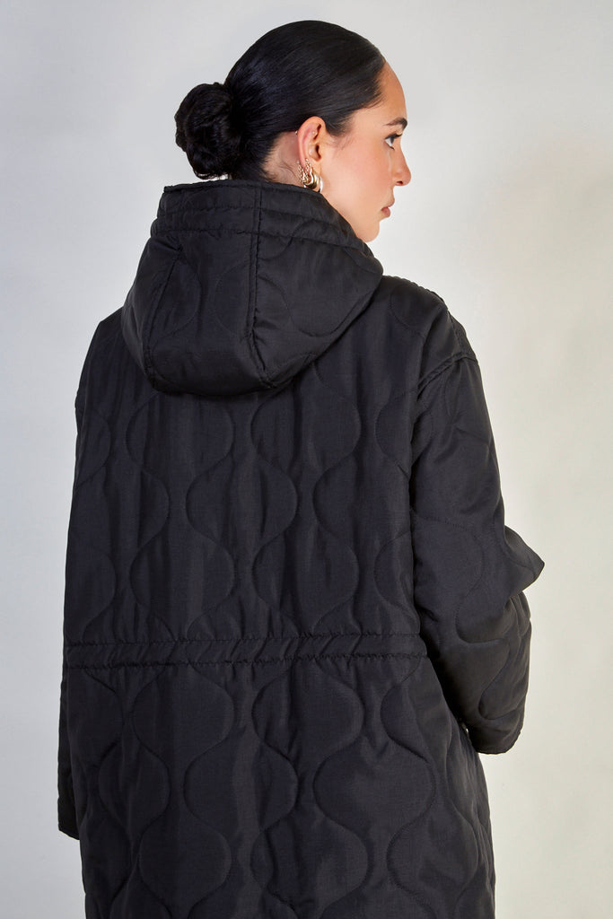 Black long rounded quilt jacket_3